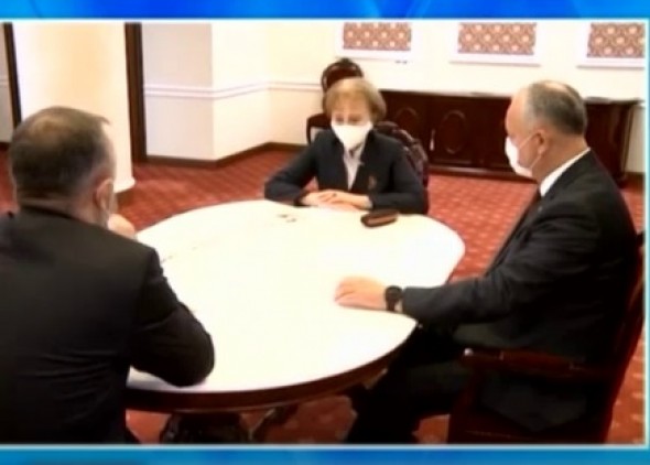 Igor Dodon și socialiștii aplică tactica „PĂMÂNT PÂRJOLIT”. După ce au pierdut Președinția creează HAOS în Moldova